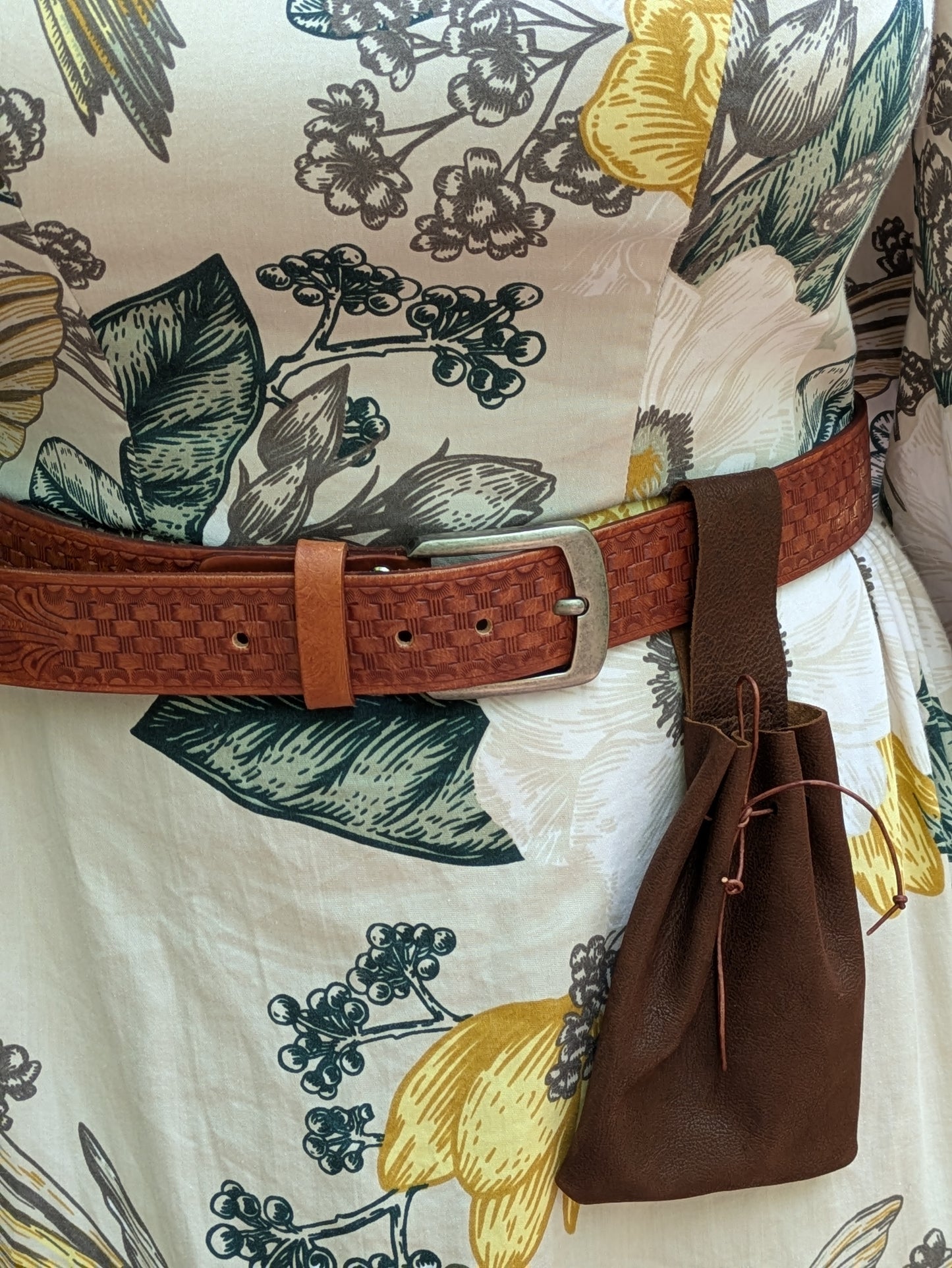 Bourses brunes (passant de ceinture)