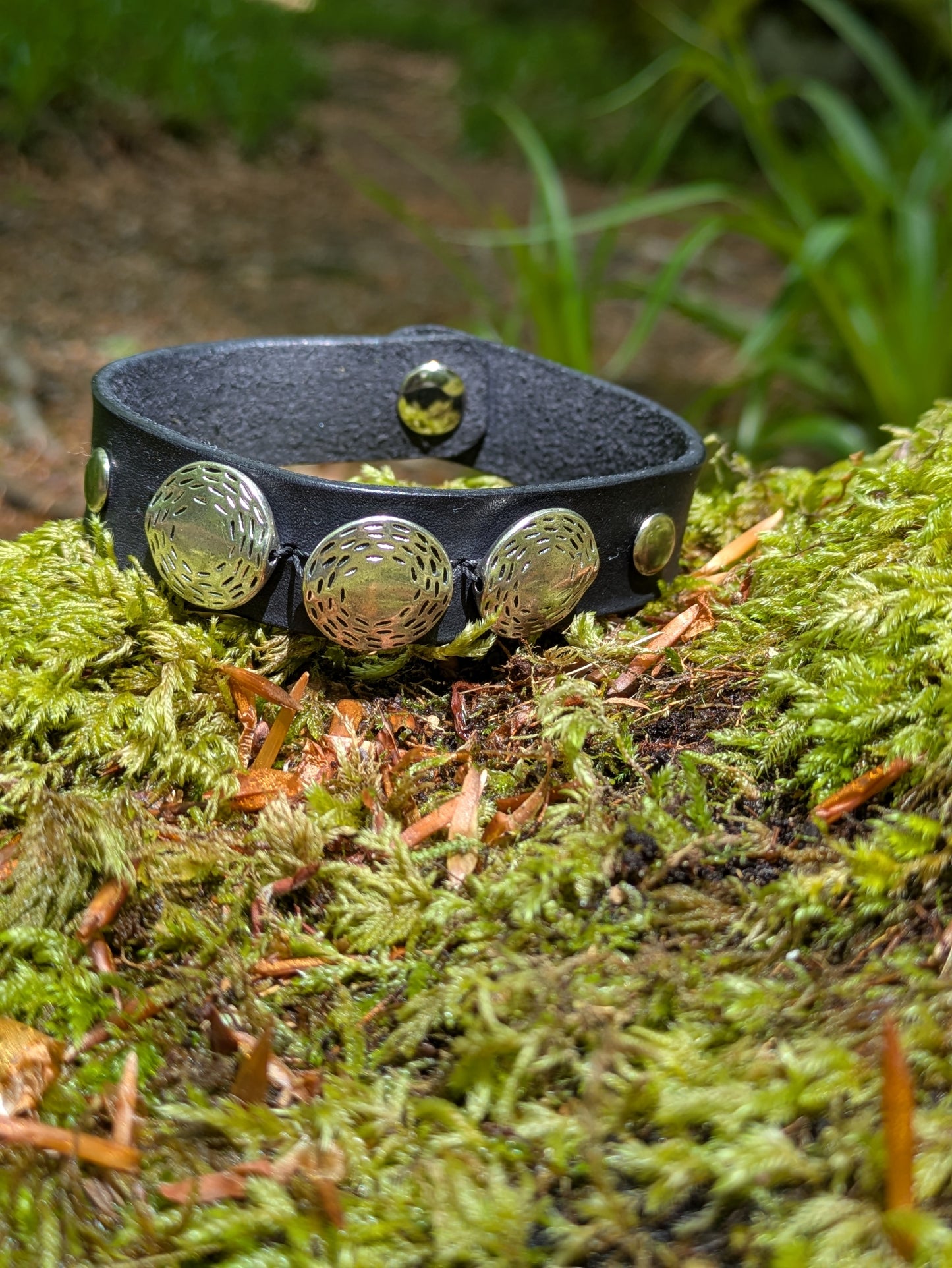 bracelet cuir noir trois perles 1