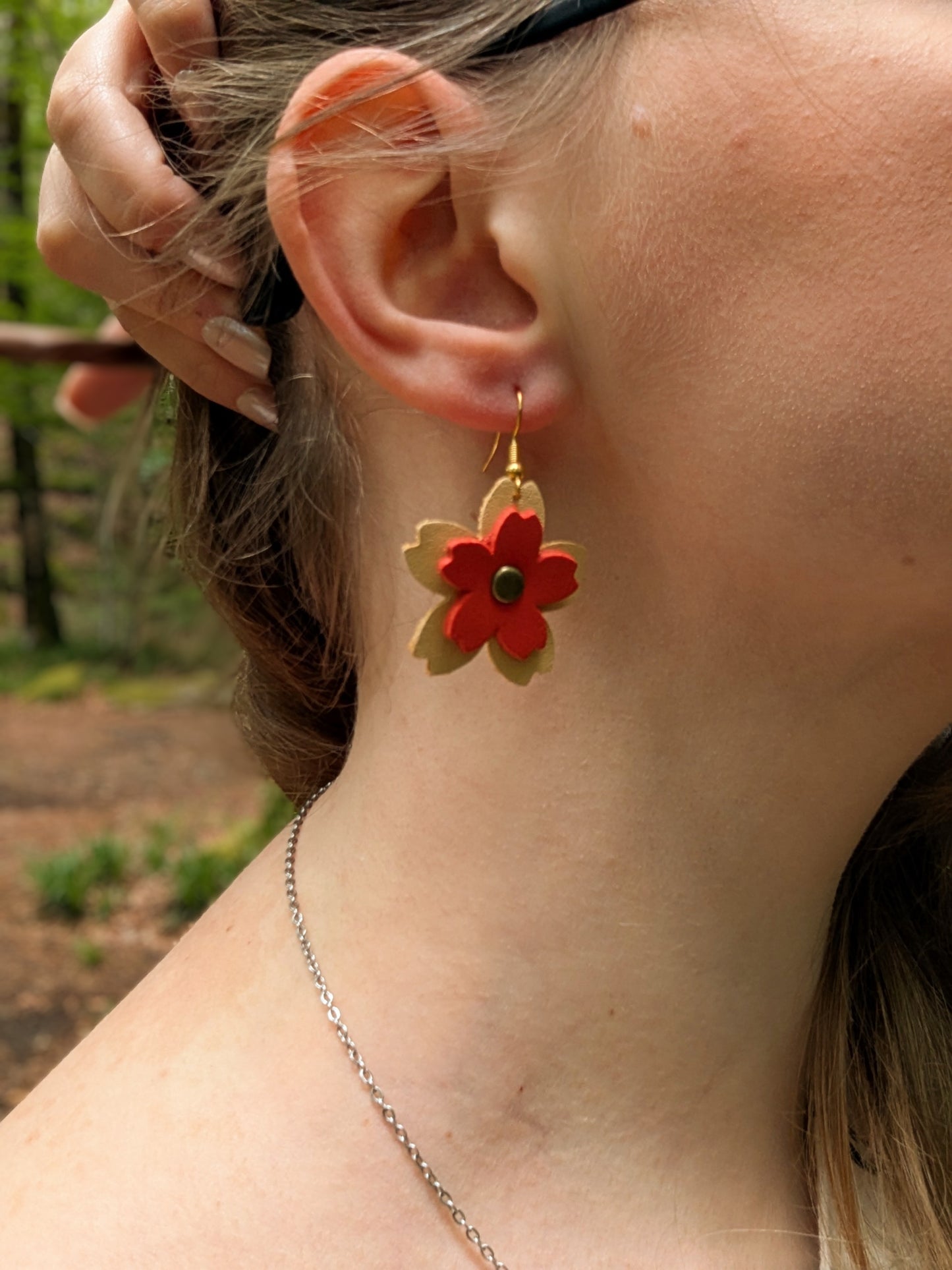 Boucles d'oreilles Fleurs de cerisier en cuir
