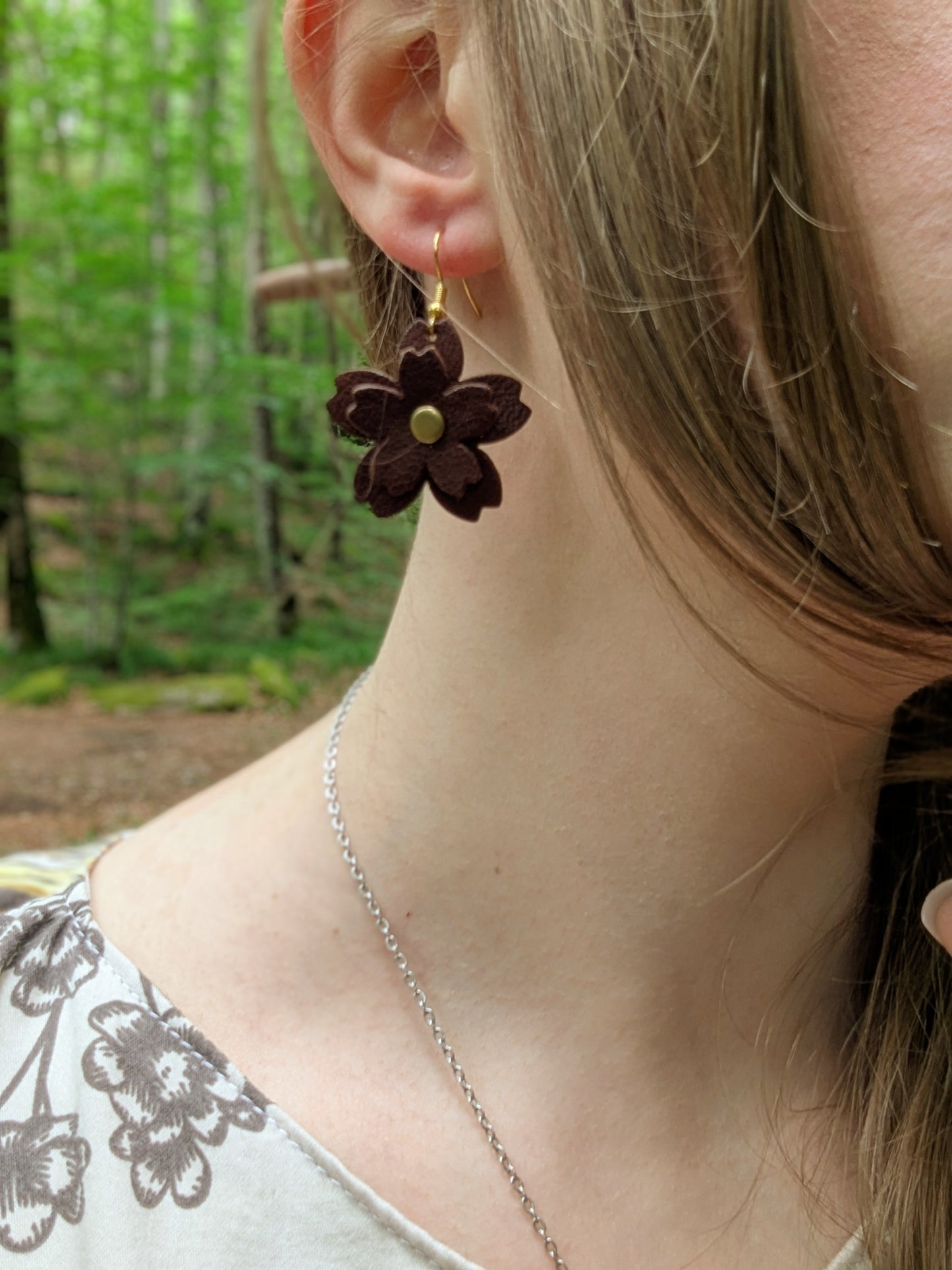 Boucles d'oreilles Fleurs de cerisier en cuir
