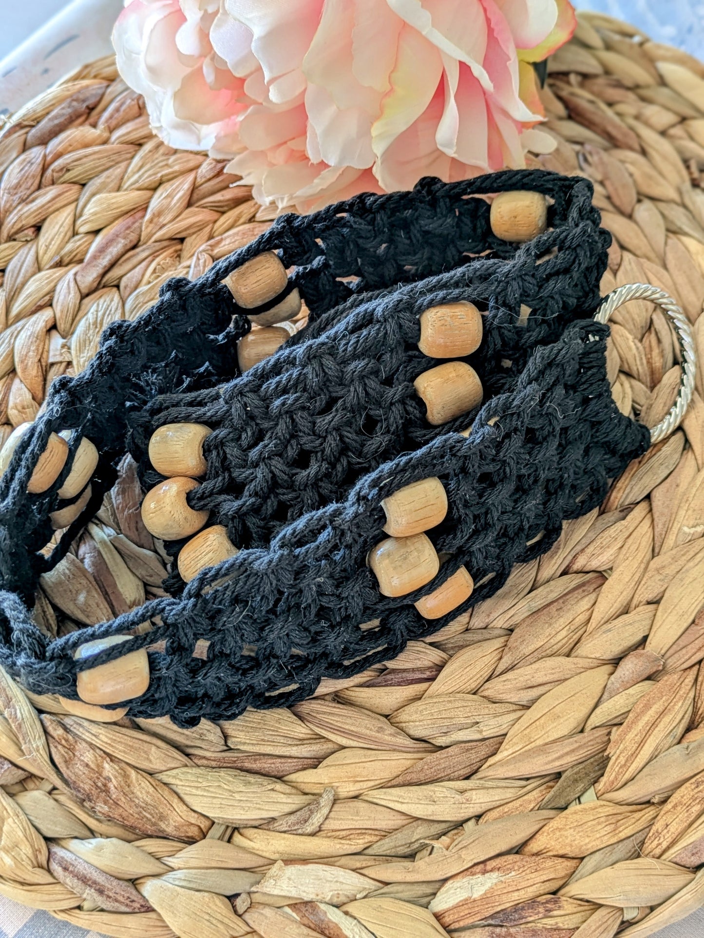 Ceinture macramé noire et perles bois