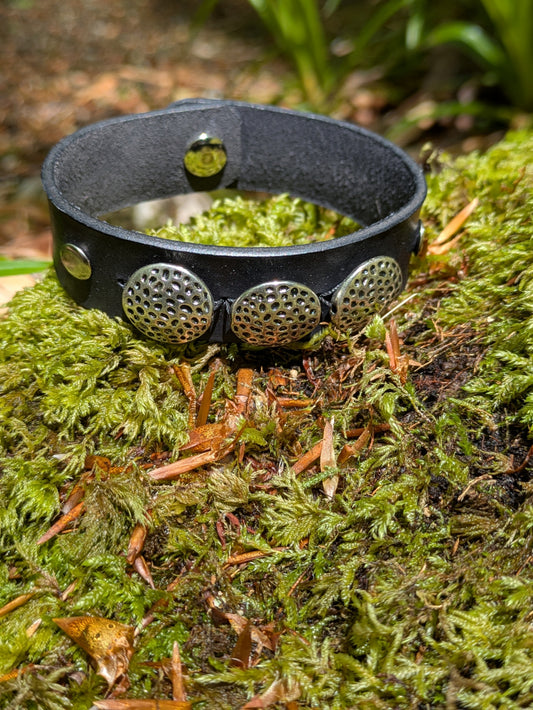 Bracelet cuir noir trois perles 2