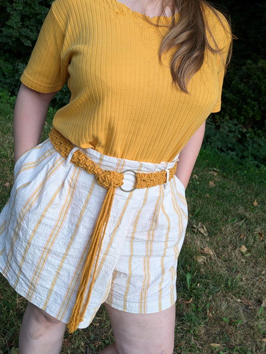 Ceinture en macramé moutarde